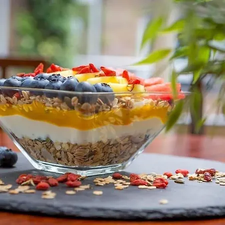 The Samuel Hotel, Centre