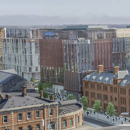 The Samuel Hotel, Centre