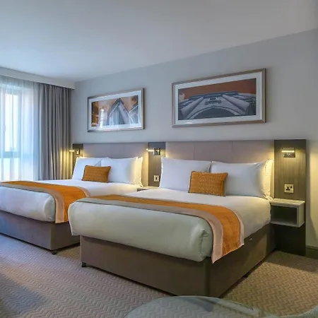 The Samuel Hotel, Centre