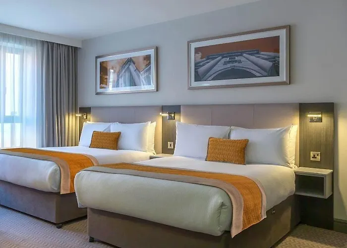 The Samuel Hotel, Centre