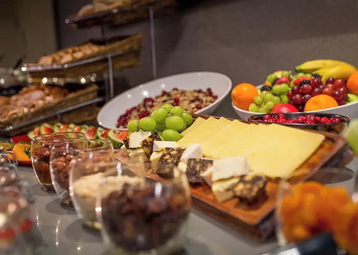 The Samuel Hotel, Centre