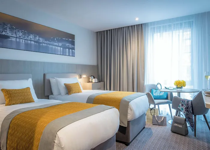 The Samuel Hotel, Centre