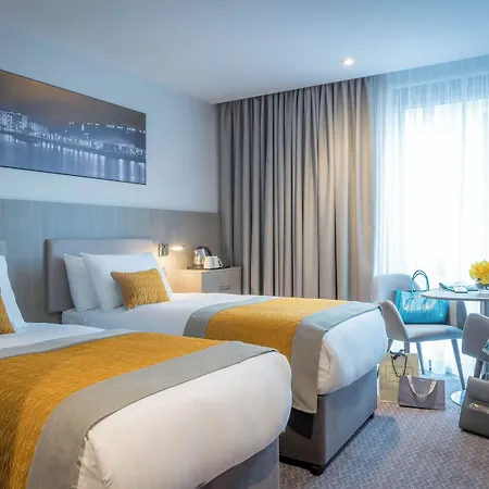 The Samuel Hotel, Centre