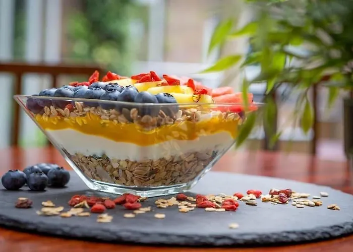 The Samuel Hotel, Centre