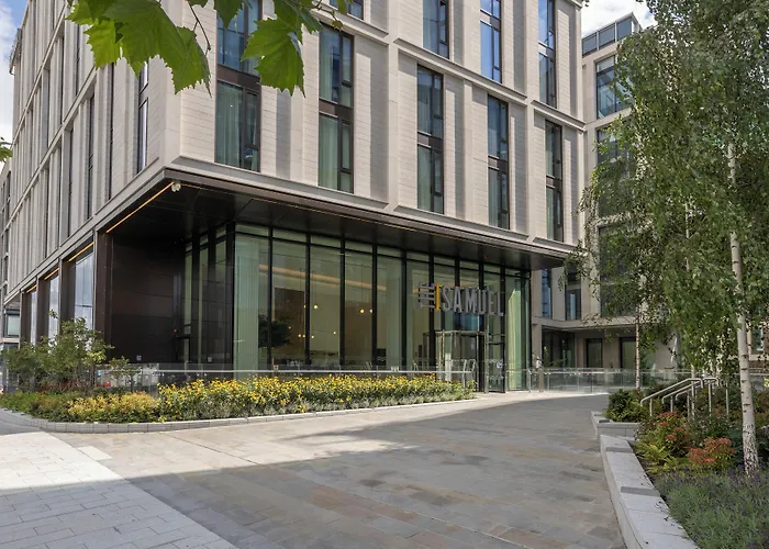 The Samuel Hotel, Centre