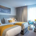 The Samuel Hotel, Centre