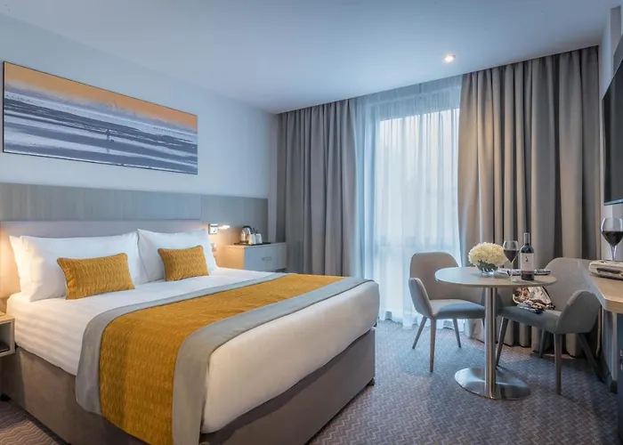 The Samuel Hotel, Centre