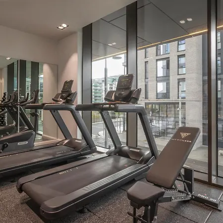 The Samuel Hotel, Centre