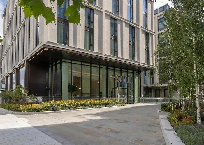 The Samuel Hotel, Centre